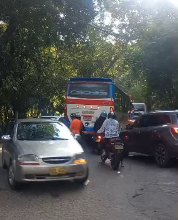 Todos los días laborales, se presenta en hora pico de las mañanas